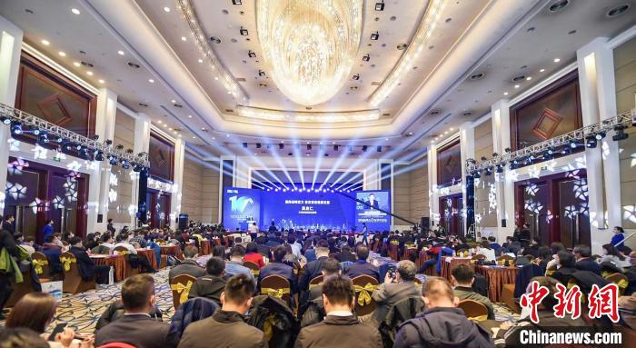 27日下午，“2020能源轉(zhuǎn)型論壇暨第十屆全球新能源企業(yè)500強(qiáng)峰會(huì)”在山西太原舉行。《中國能源報(bào)》社供圖 圖 攝